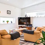 Pet Friendly In With House Sea View *