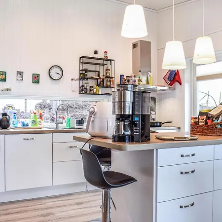 Pet Friendly In With Kitchen * Fister