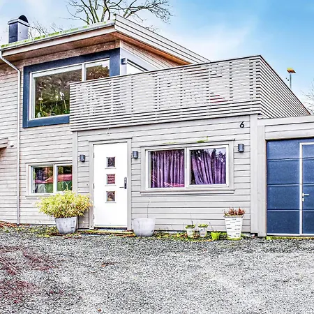 Holiday home Pet Friendly In With Kitchen