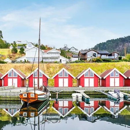 3 Bedroom Lovely In 別荘 *